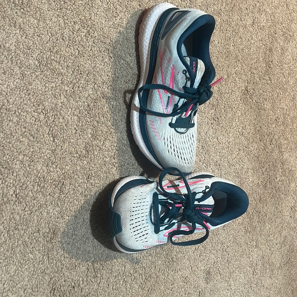 Brooks Glycerin 19 Size 6 Womans